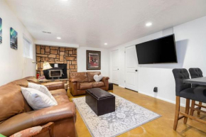 Ski Bum Chalet Close to Resorts